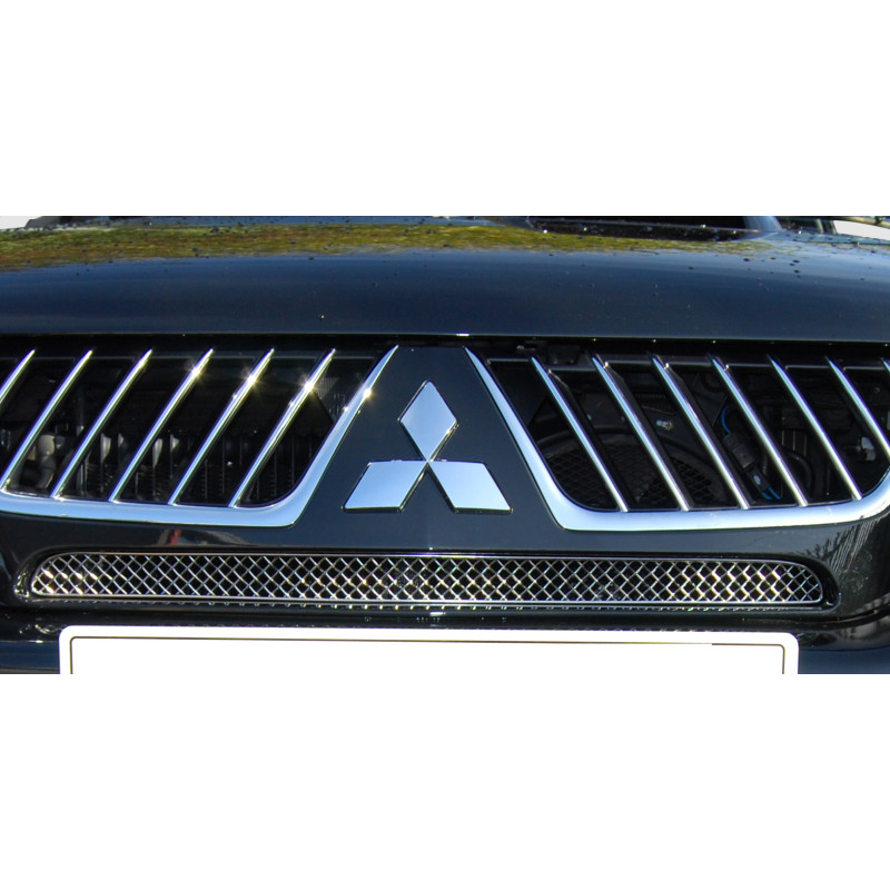 ZUNSPORT SILVER FRONT CENTRE GRILLE for MITSUBISHI L200 pre 2007 ZMS19807 